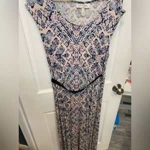 Pretty maternity dress